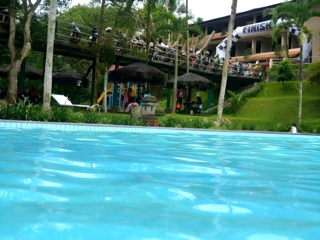 ออกัสตา ซูกาบูมิ โฮเต็ล Hotel ซูกาบูมี ภายนอก รูปภาพ